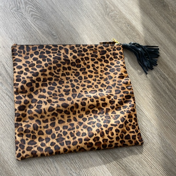 Animal print clutch in pony hair - Picture 4 of 10